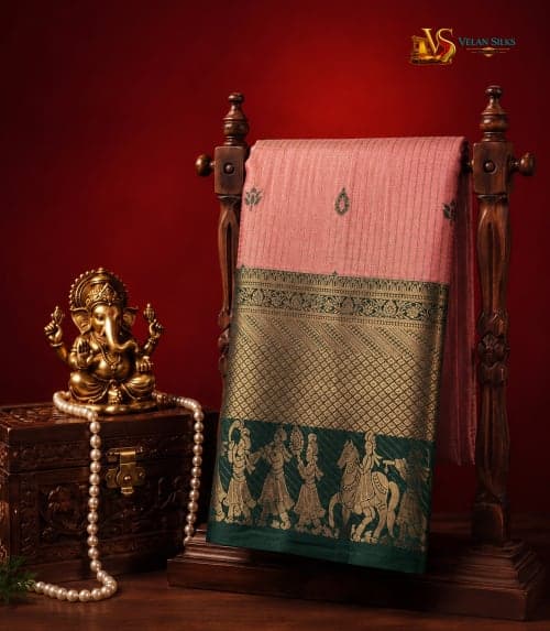 Kumudini Pallakku Vaibhavam Saree